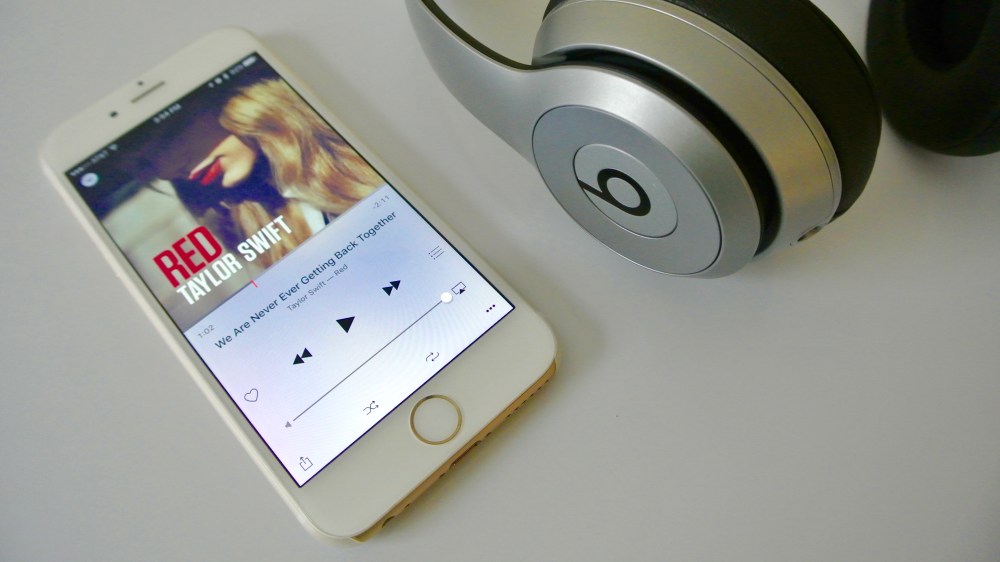 Taylor Swift Apple Music iPhone 6 Beats 21