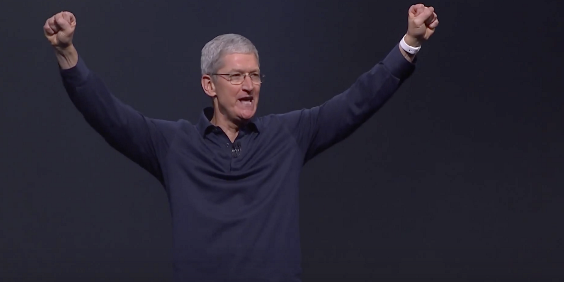 Tim-Cook-arms-event