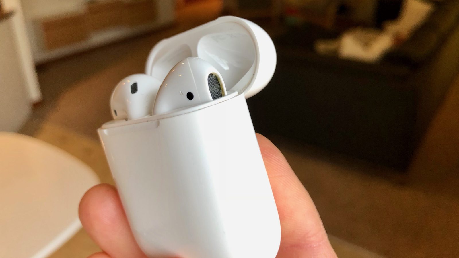 How to clean AirPods and the charging case