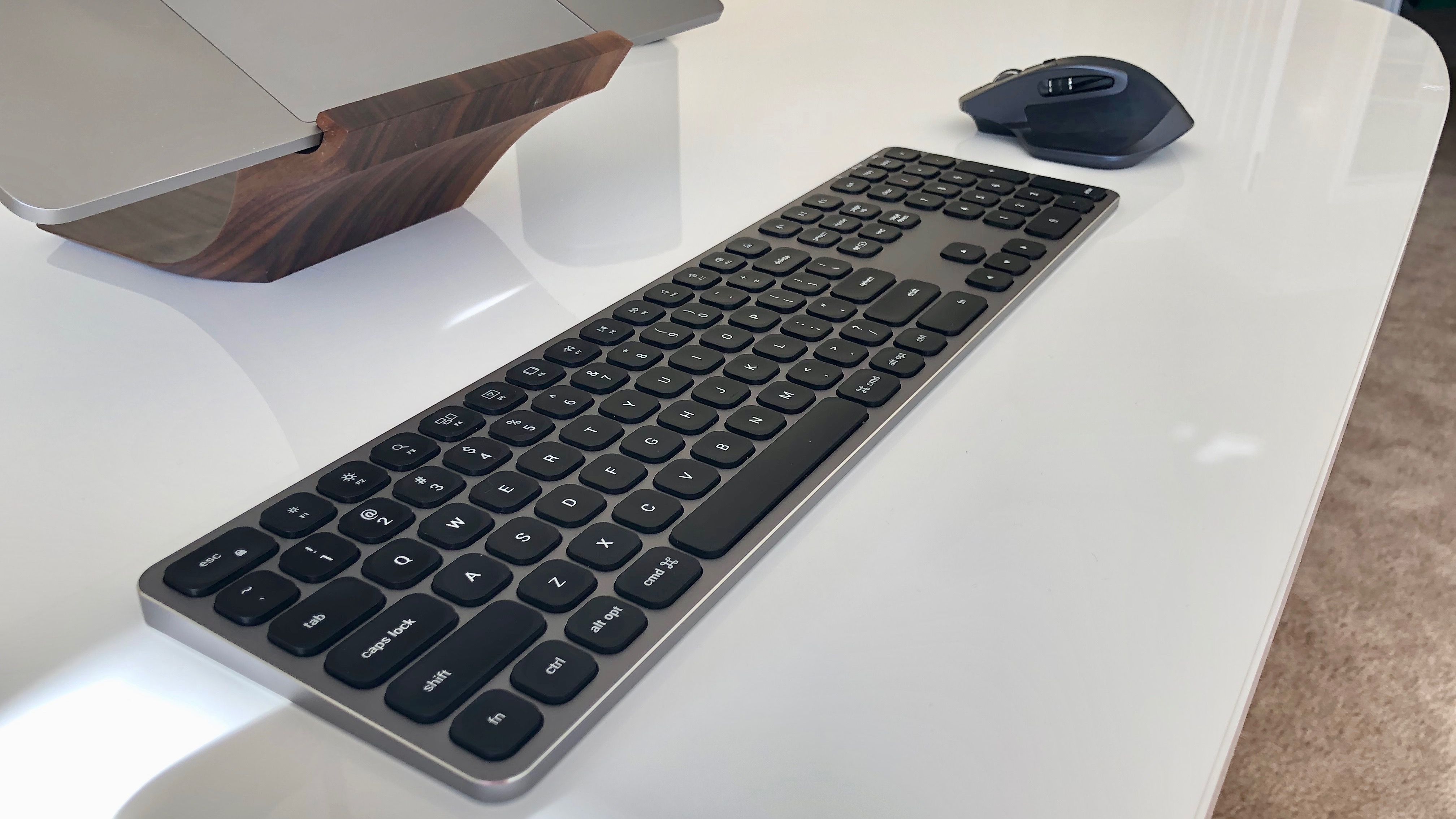 Satechi space gray Mac keyboard