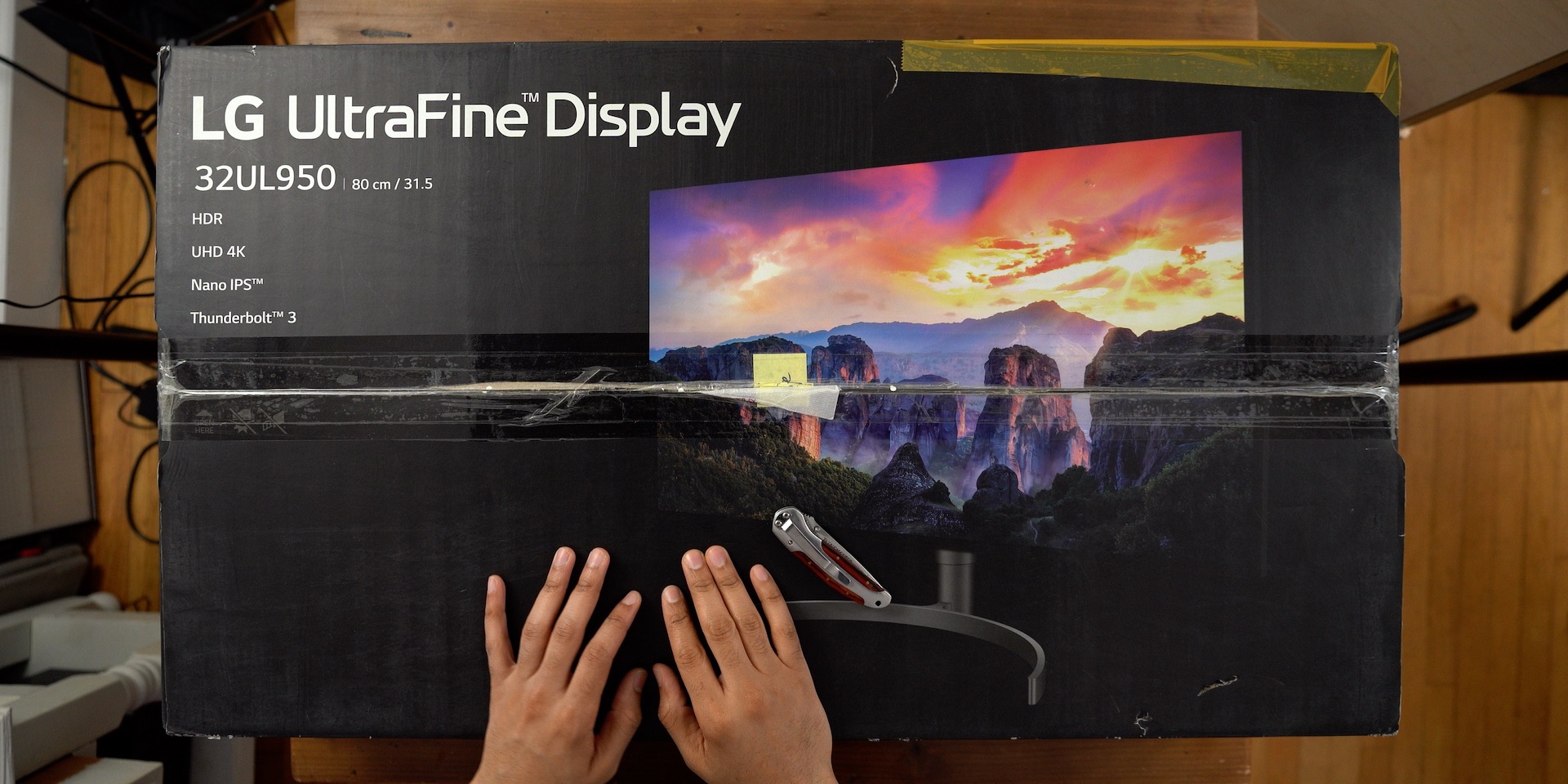 LG 32UL950 UltraFine 4K Display Review Unboxing