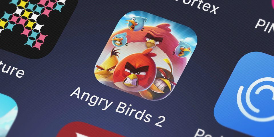 popular games like Angry Birds sending data to 40+ entities