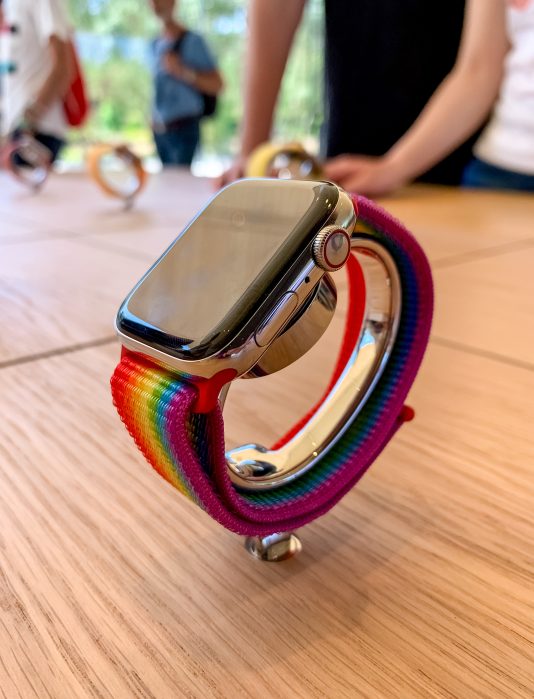 Apple Watch Pride Display