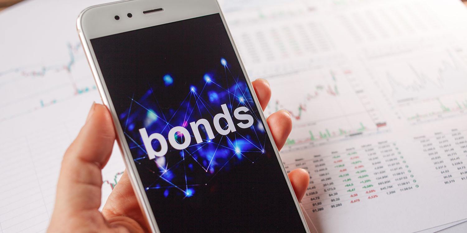 Apple is borrowing on the bond market again