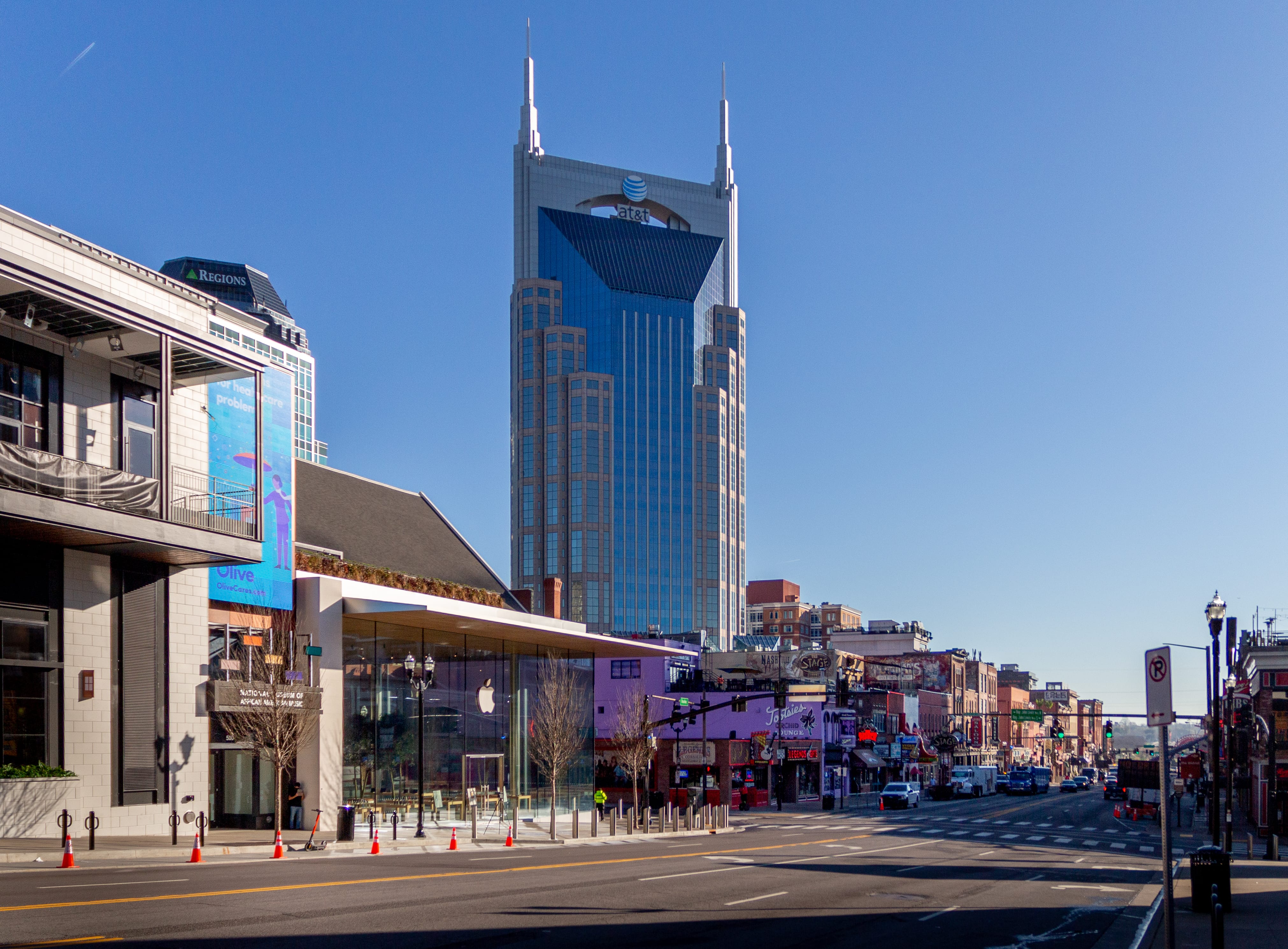 Apple Downtown Nashville on opening morning