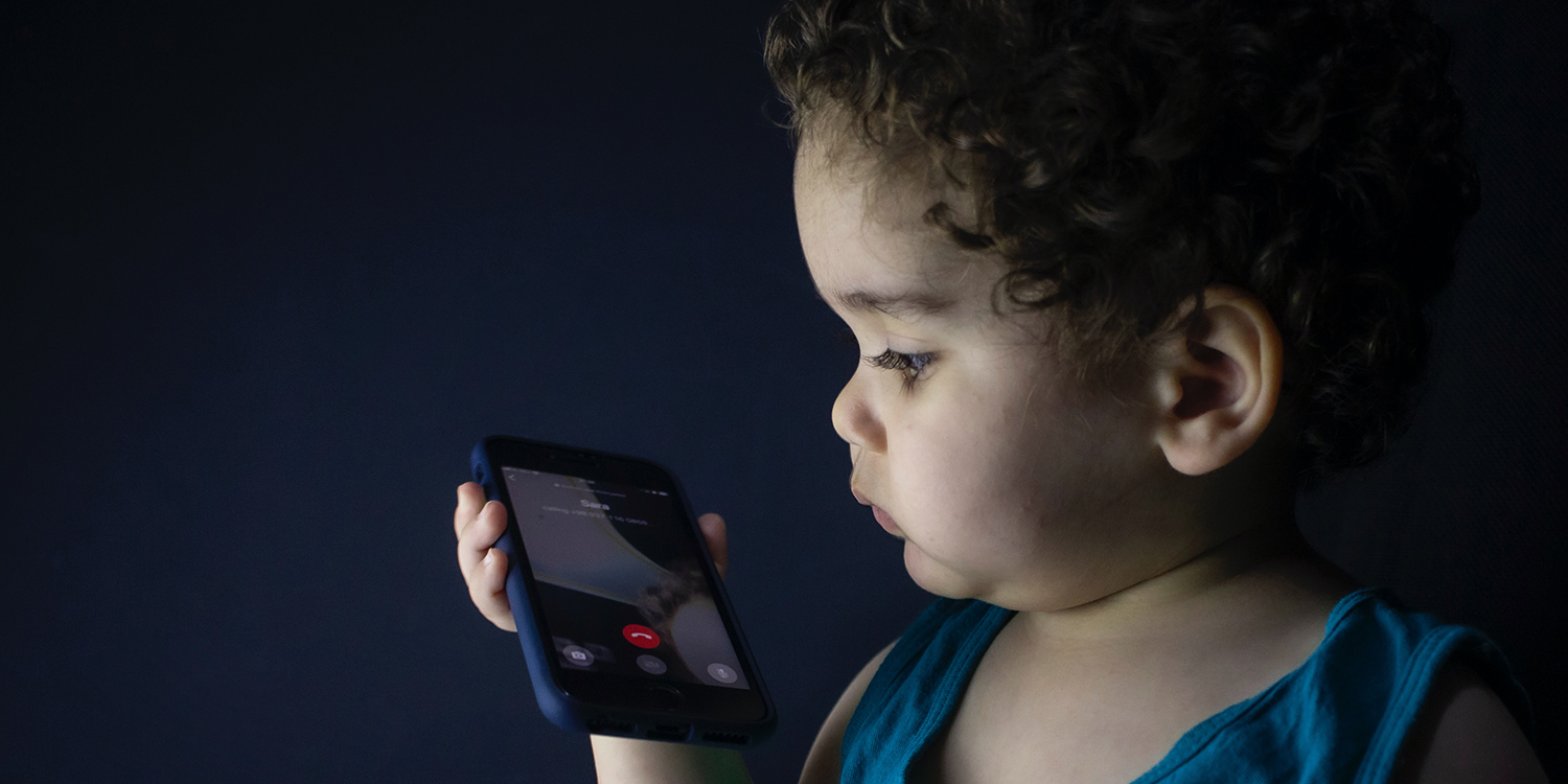 Screen Time is broken | Toddler using iPhone