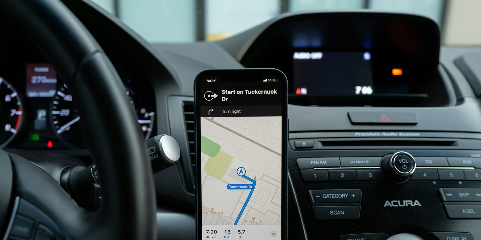 Apple Maps errors | App on iPhone on car dash
