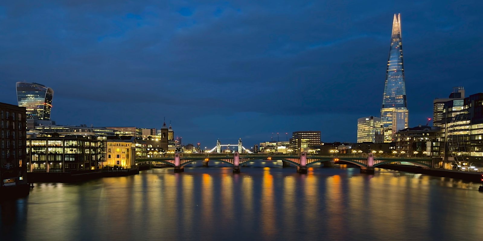 Long exposure photos on an iPhone | 30-second London night shot